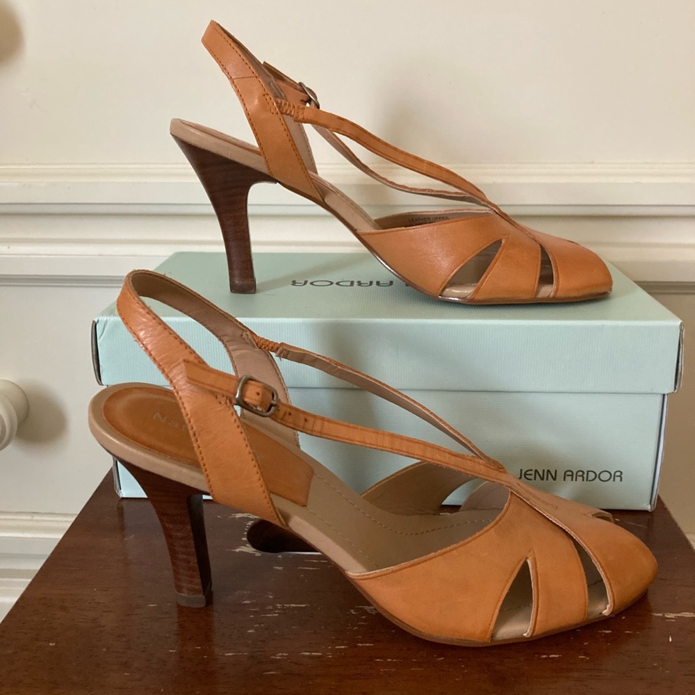 Naturalizer Tan Leather Slingback Heels - Picture 2 of 8